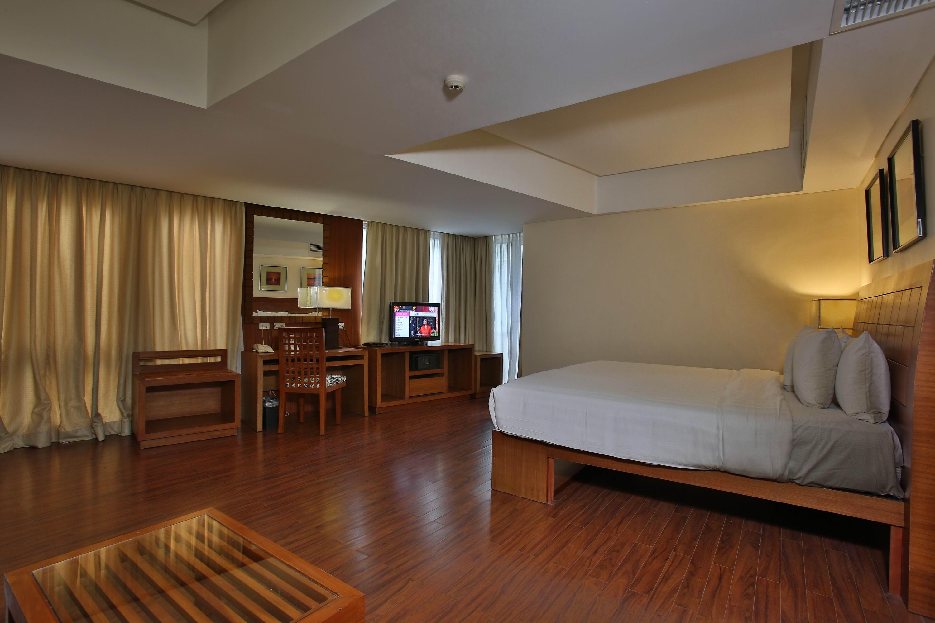 Crown Regency Hotel & Towers Cebu Stadt Exterior foto