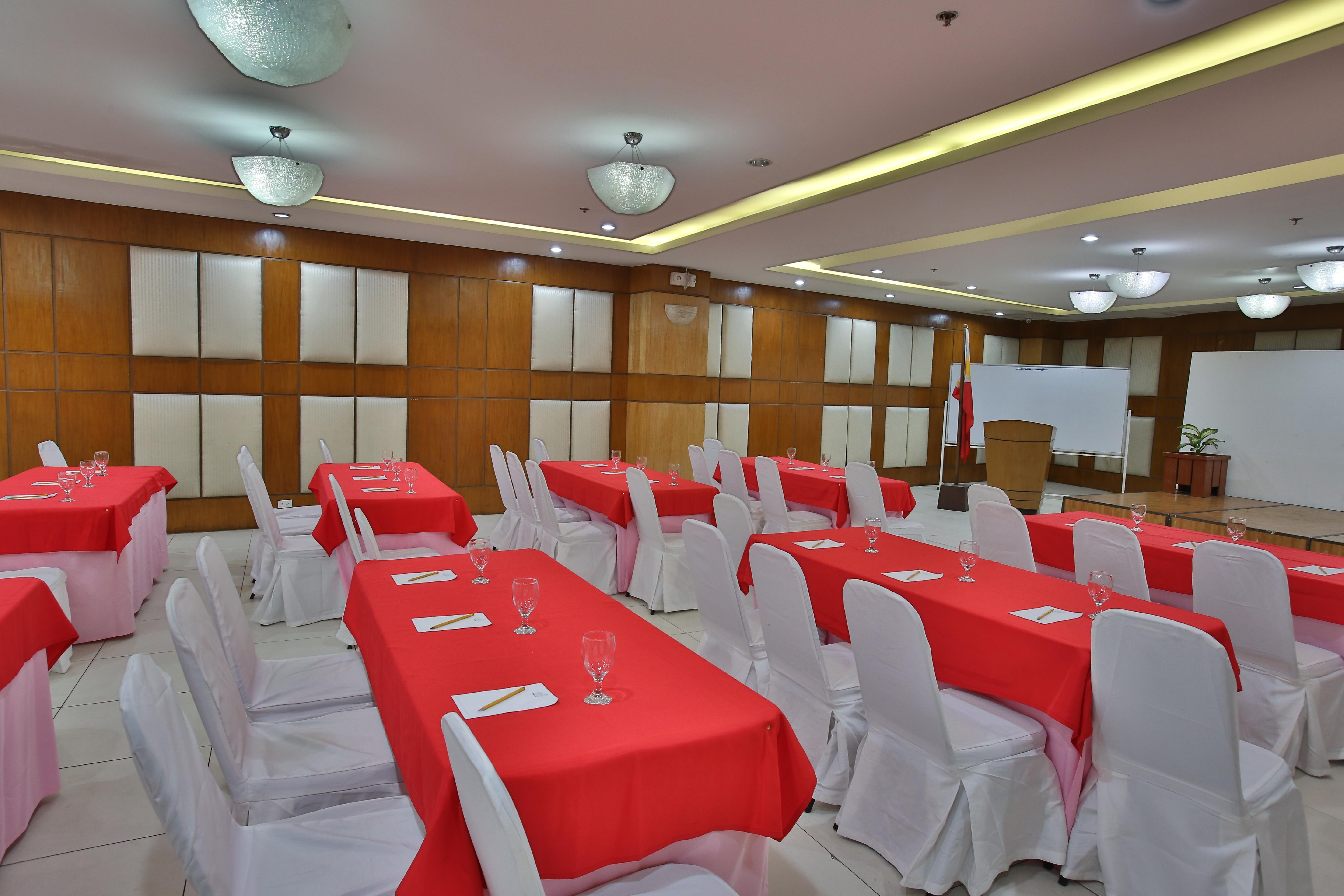 Crown Regency Hotel & Towers Cebu Stadt Exterior foto